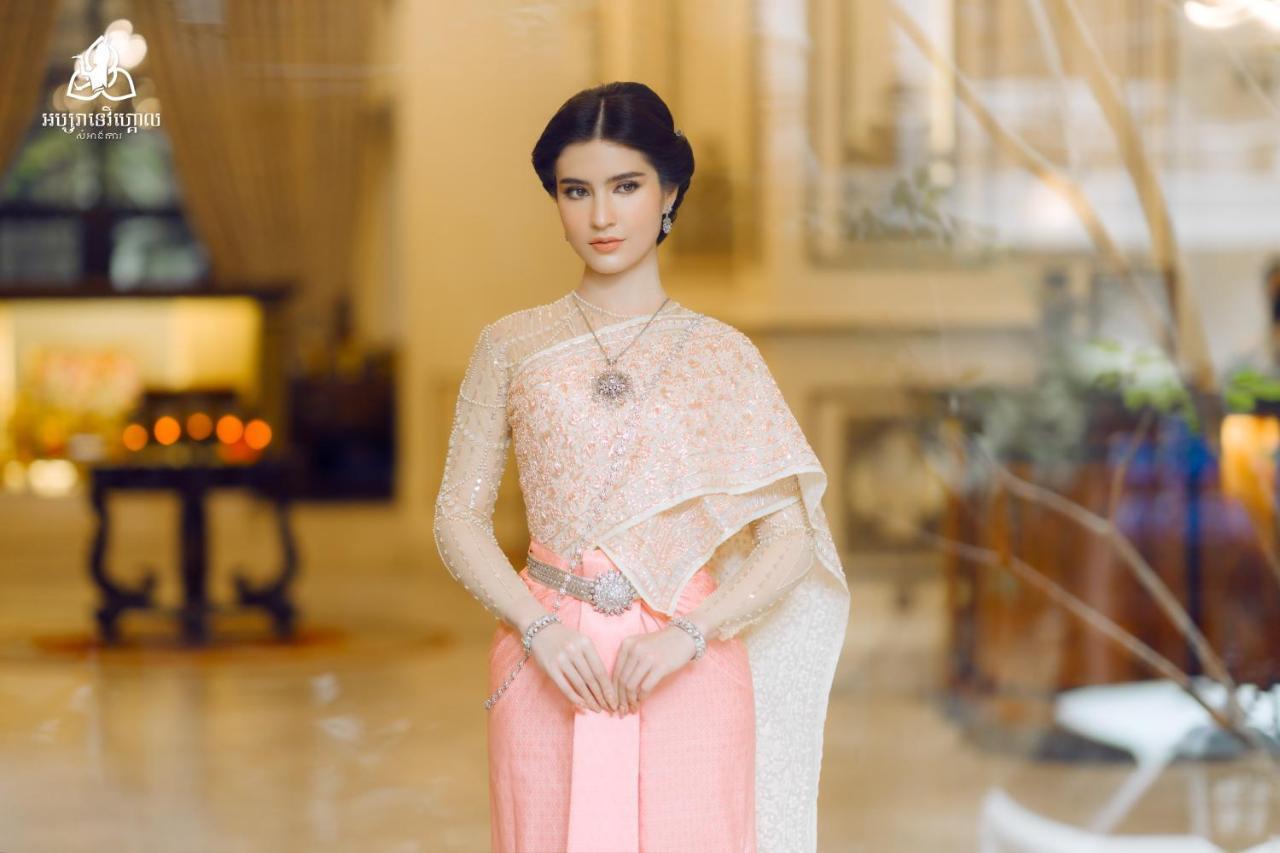 Anik Palace Hotel Phnom-Penh Buitenkant foto
