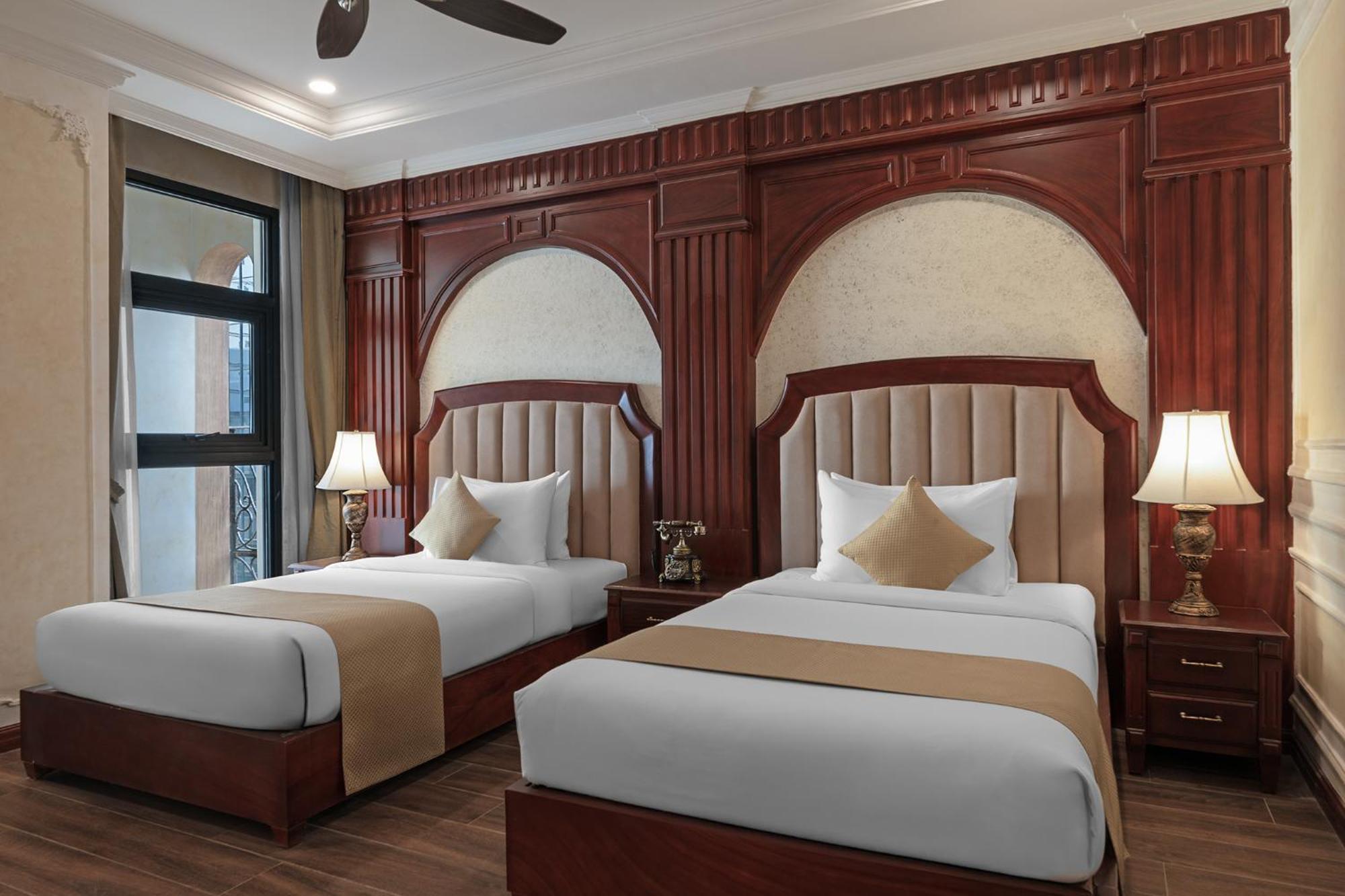 Anik Palace Hotel Phnom-Penh Buitenkant foto