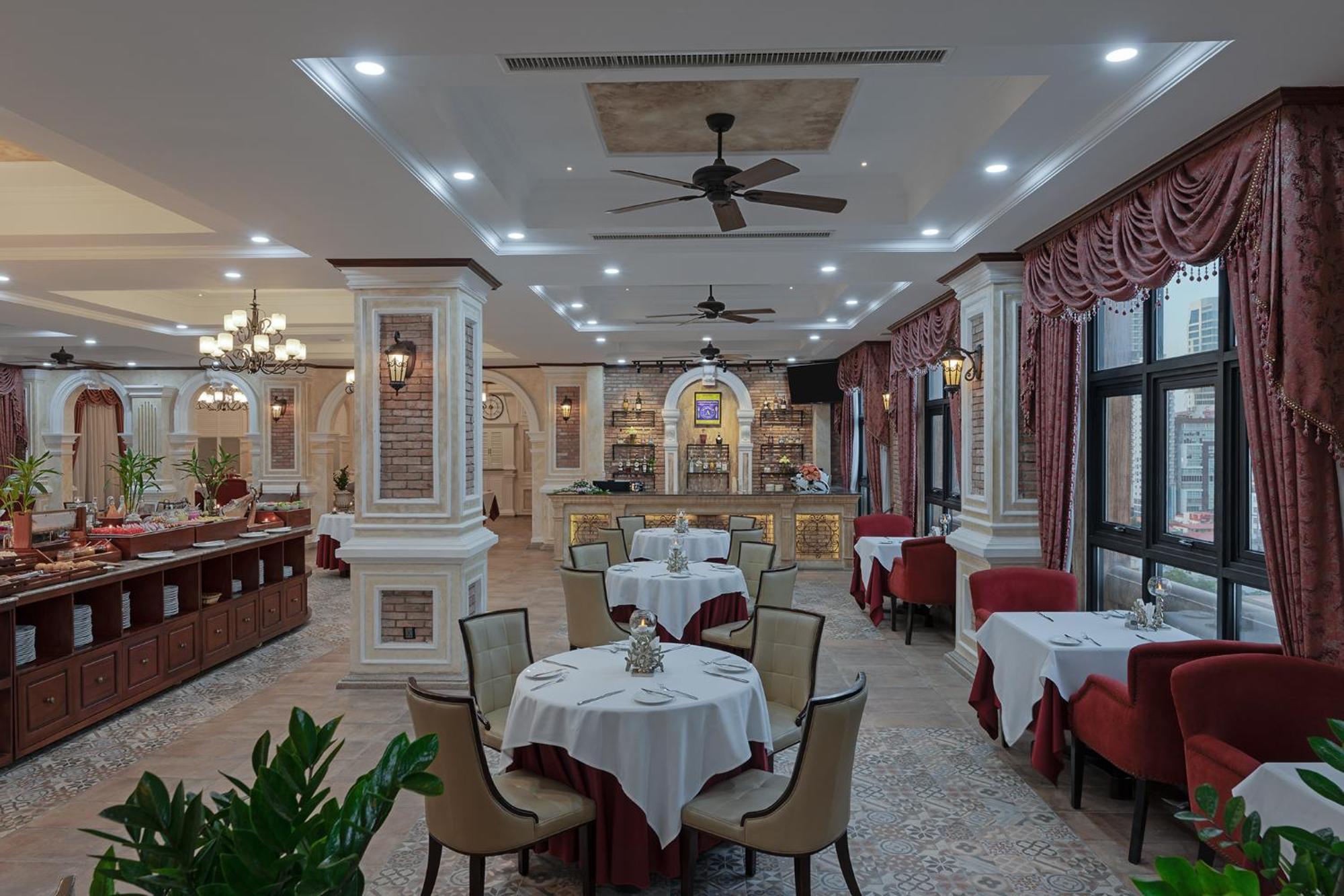 Anik Palace Hotel Phnom-Penh Buitenkant foto