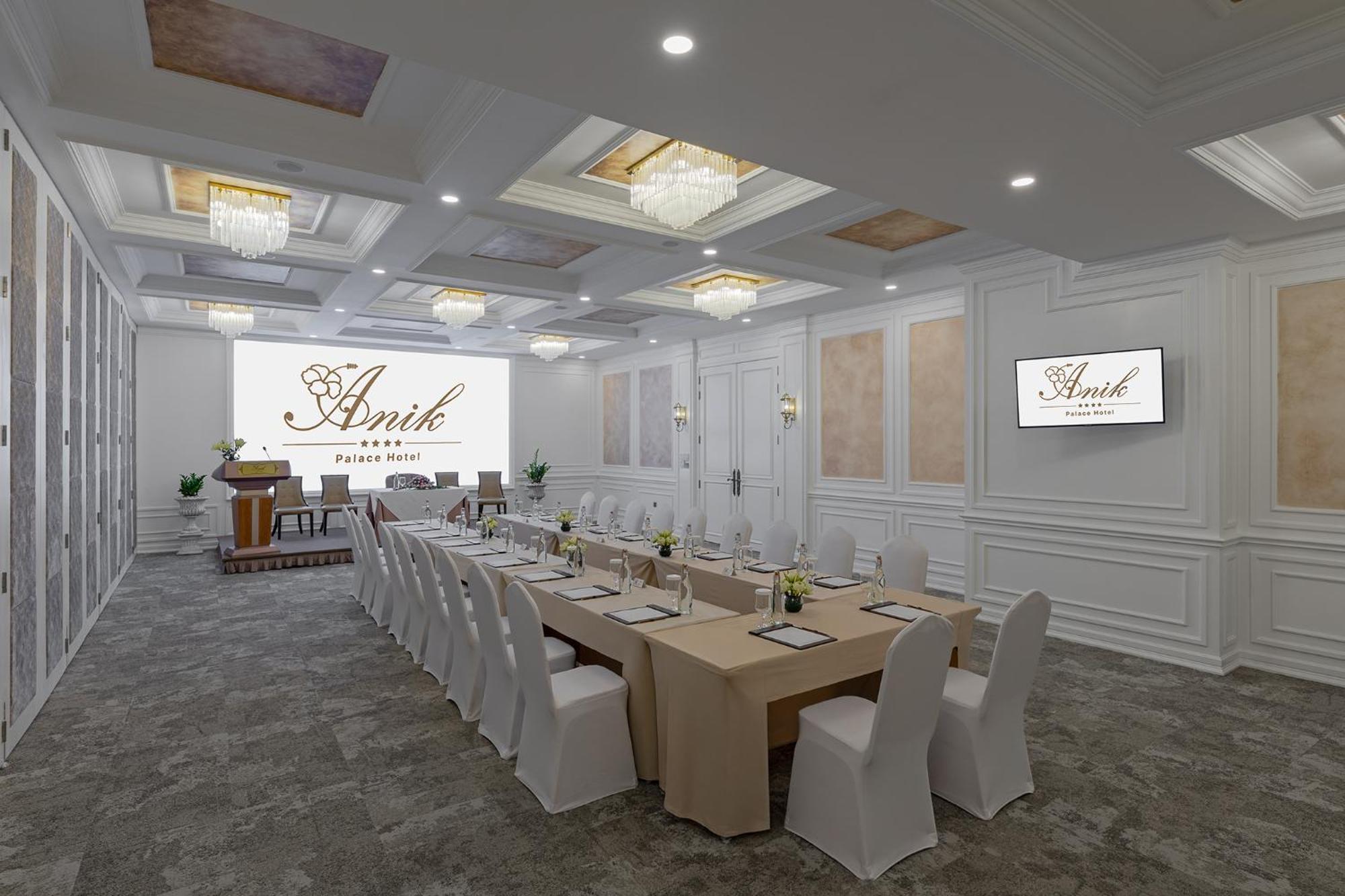 Anik Palace Hotel Phnom-Penh Buitenkant foto